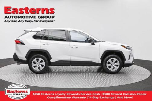 Ice 2025 Toyota RAV4 LE