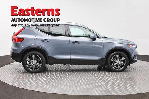 Gray 2021 Volvo XC40 T4 Inscription