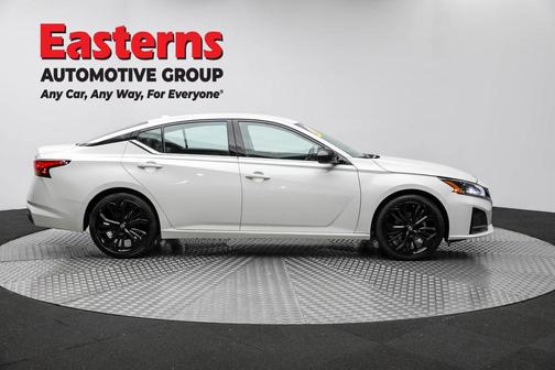 2023 Nissan Altima SR FWD