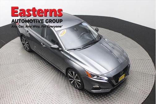 2022 Nissan Altima SR FWD