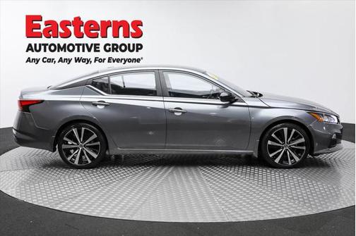 2022 Nissan Altima SR FWD