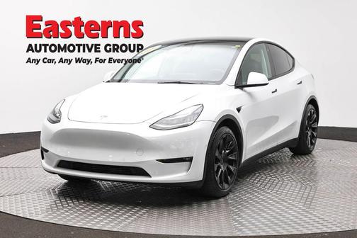 Pearl White Multi-Coat 2022 Tesla Model Y Long Range Dual Motor All-Wheel Drive