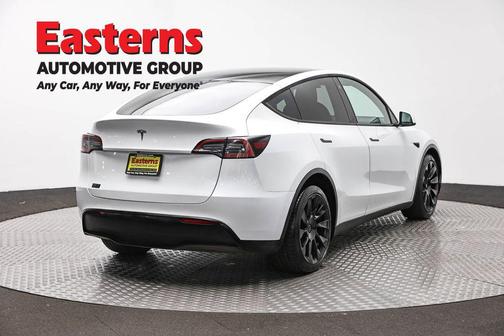 Pearl White Multi-Coat 2022 Tesla Model Y Long Range Dual Motor All-Wheel Drive