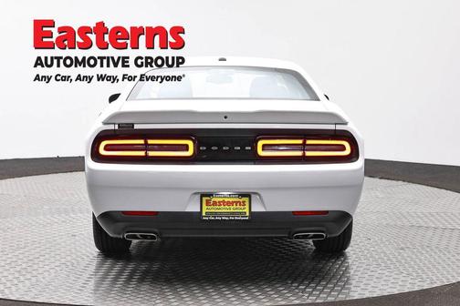 White Knuckle Clearcoat 2022 Dodge Challenger SXT