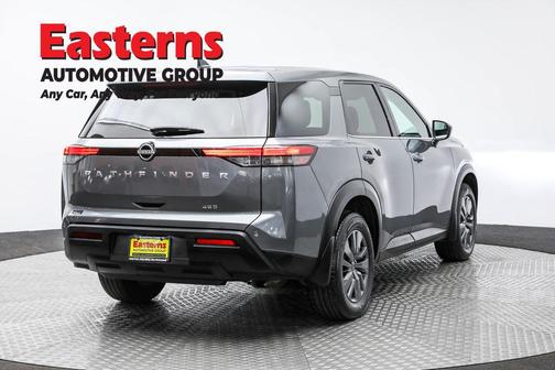 2024 Nissan Pathfinder S 4WD