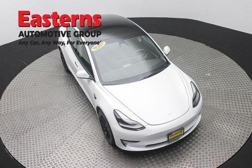 Pearl White Multi-Coat 2023 Tesla Model 3 Standard Range