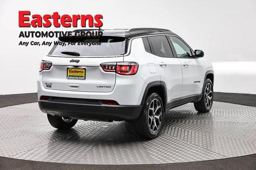 Bright White Clearcoat 2025 Jeep Compass Limited
