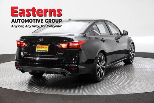 2022 Nissan Altima SR VC-Turbo FWD