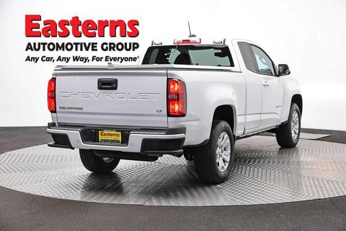 Summit White 2022 Chevrolet Colorado LT