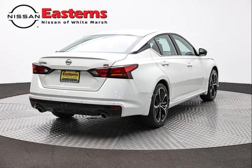 Pearl White Tricoat 2025 Nissan Altima SR FWD