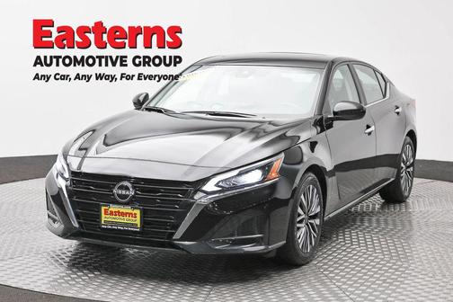 Super Black Clearcoat 2024 Nissan Altima 2.5 SV