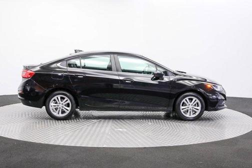 Photo 4 of 67 of 2017 Chevrolet Cruze LT