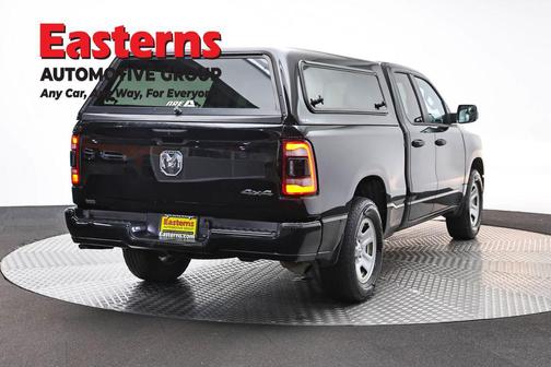 Diamond Black Crystal Pearlcoat 2023 RAM 1500 Tradesman