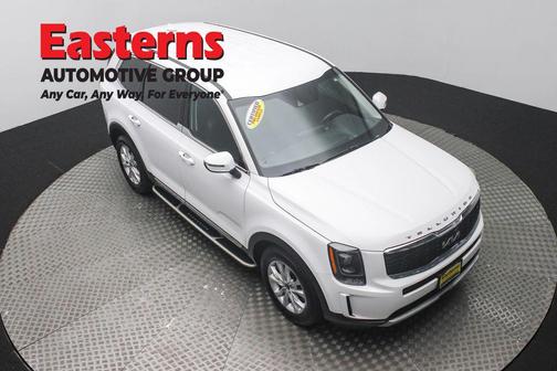 Glacial White Pearl 2022 Kia Telluride LX