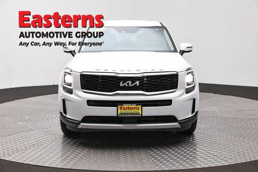 Glacial White Pearl 2022 Kia Telluride LX