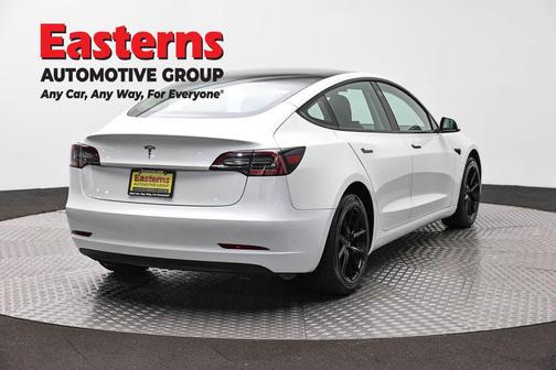 Pearl White Multi-Coat 2023 Tesla Model 3 Standard Range