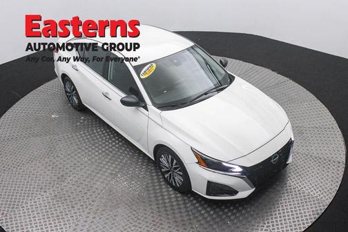 Glacier White 2025 Nissan Altima 2.5 SV