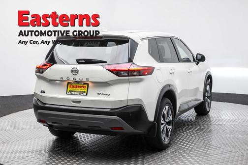 Pearl White Tricoat 2022 Nissan Rogue SV