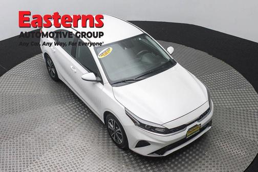 Snow White Pearl 2022 Kia Forte LXS