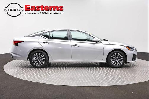 Brilliant Silver Metallic 2023 Nissan Altima 2.5 SV