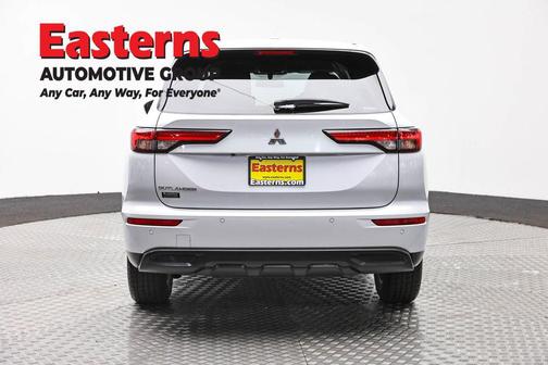 White Diamond 2024 Mitsubishi Outlander ES S-AWC