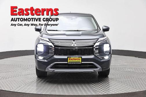 Gray 2025 Mitsubishi Outlander SE