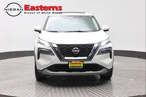 Pearl White Tricoat 2023 Nissan Rogue SV