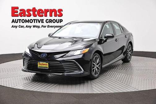 Midnight Black Metallic 2022 Toyota Camry Hybrid XLE