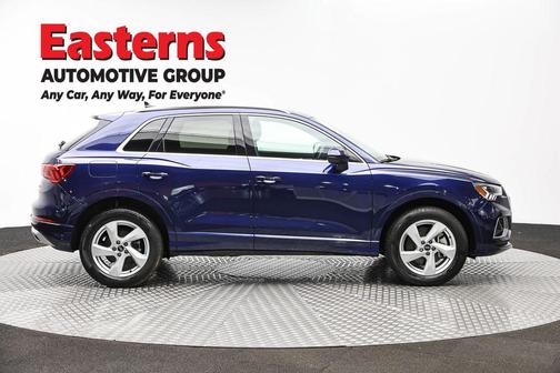 Navarra Blue Metallic 2022 Audi Q3 40 Premium Plus