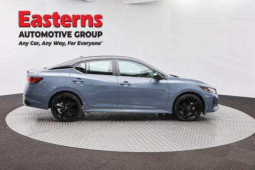 Atlantic Gray Metallic/Super Black 2024 Nissan Sentra SR