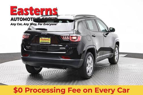 Diamond Black Crystal Pearlcoat 2022 Jeep Compass Latitude