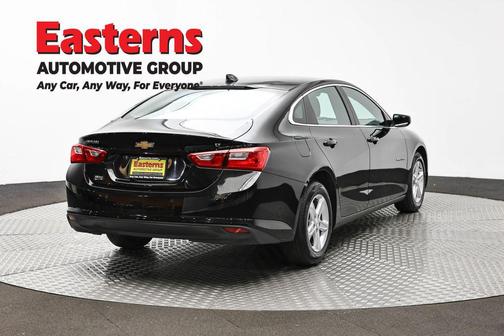 Mosaic Black Metallic 2024 Chevrolet Malibu FWD 1LT