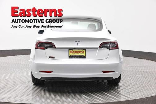 Pearl White Multi-Coat 2023 Tesla Model 3 Standard Range