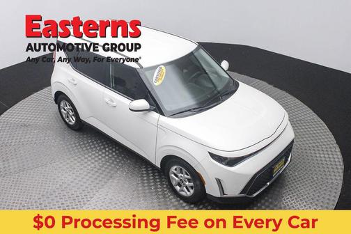 Snow White Pearl 2024 Kia Soul LX