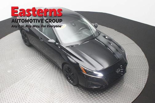 Super Black Clearcoat 2024 Nissan Altima SR FWD