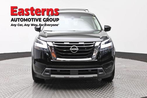 2023 Nissan Pathfinder SL 4WD