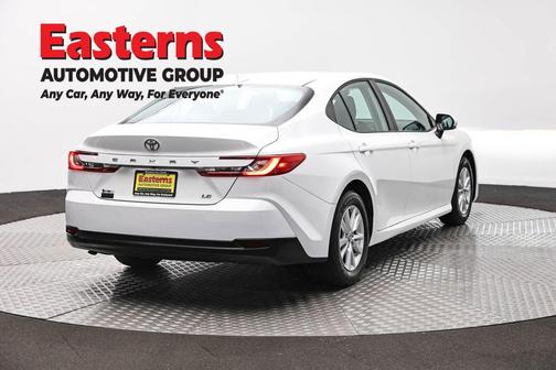 Ice 2025 Toyota Camry LE