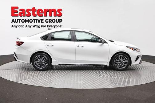 Snow White Pearl 2022 Kia Forte GT-Line