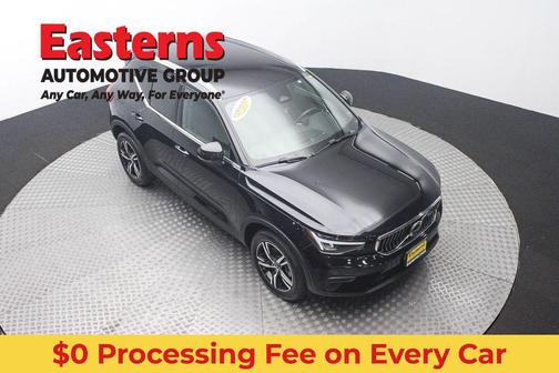 Onyx Black Metallic 2024 Volvo XC40 B5 Core