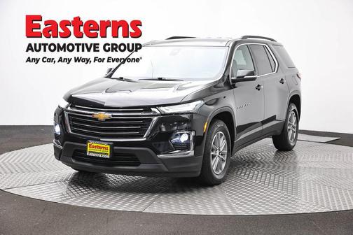 Mosaic Black Metallic 2022 Chevrolet Traverse LT Cloth
