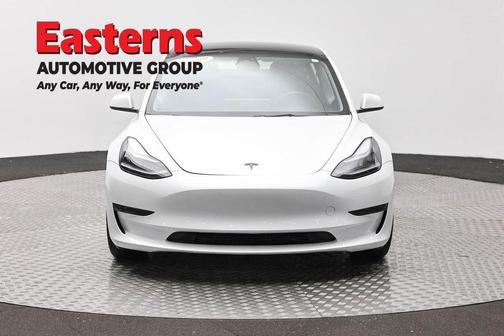 Pearl White Multi-Coat 2023 Tesla Model 3 Standard Range