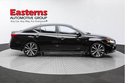 2022 Nissan Altima SR FWD