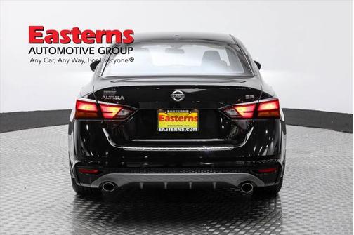 2022 Nissan Altima SR FWD