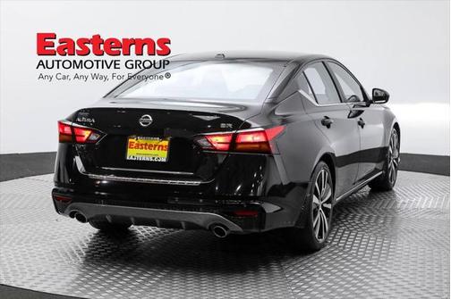 2022 Nissan Altima SR FWD