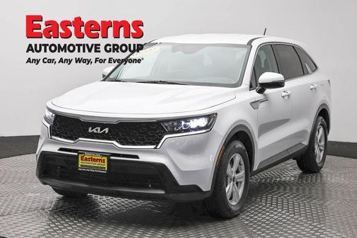 Glacial White Pearl 2023 Kia Sorento LX