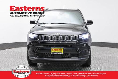 Diamond Black Crystal Pearlcoat 2024 Jeep Compass Latitude Lux