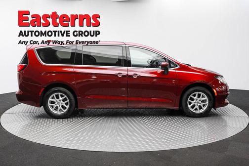 2020 Chrysler Voyager LX