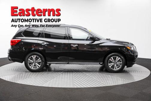 2019 Nissan Pathfinder SV