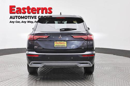 Gray 2025 Mitsubishi Outlander SE S-AWC