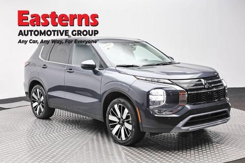 Gray 2025 Mitsubishi Outlander SE S-AWC